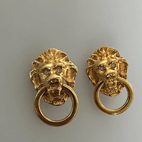 Kenneth Jay Lane Gold Lion Head Earrings - Picture 3 of 4